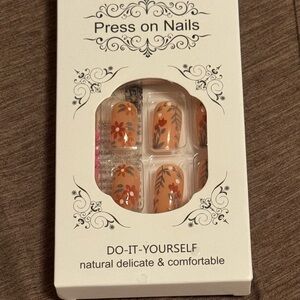 Floral Press On Nails